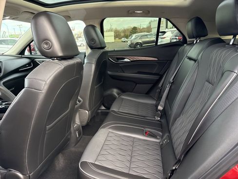 Used 2023 Buick Envision Avenir image 37
