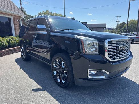 Used 2019 GMC Yukon Denali w/ Denali Ultimate Package AWD/4WD image 7