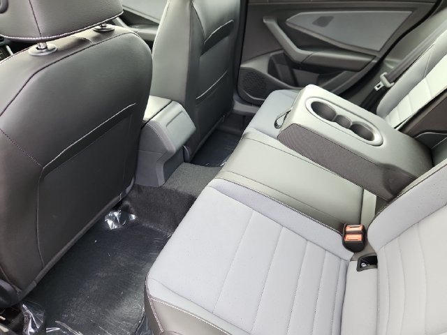 New 2027 Volkswagen Jetta SE FWD image 8