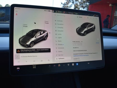 Used 2021 Tesla Model Y Long Range image 34