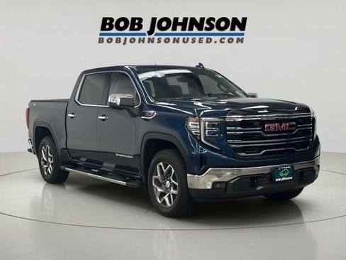Certified 2022 GMC Sierra 1500 SLT w/ SLT Convenience Package image 2