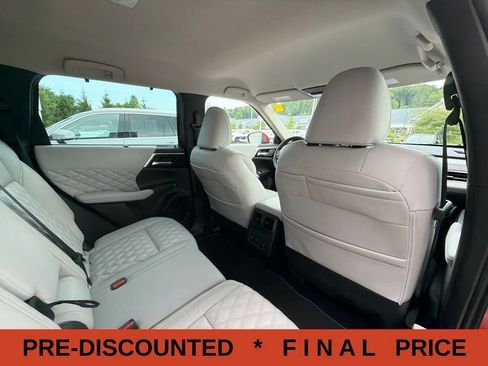 Used 2023 Mitsubishi Outlander SEL AWD/4WD image 62