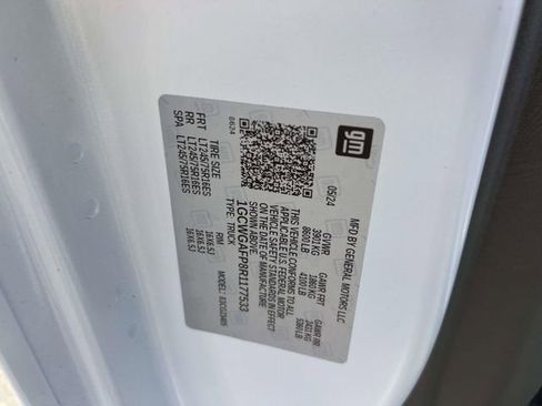 Used 2024 Chevrolet Express 2500 w/ Driver Convenience Package image 21