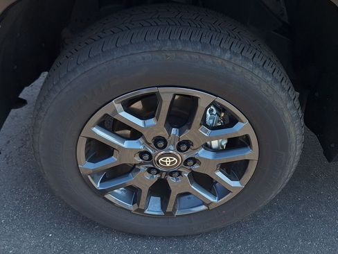 Used 2025 Toyota Tundra Platinum image 27