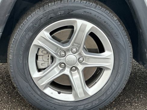 Used 2024 Jeep Compass Latitude image 41