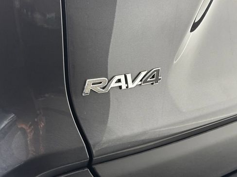 Used 2023 Toyota RAV4 LE AWD/4WD image 7