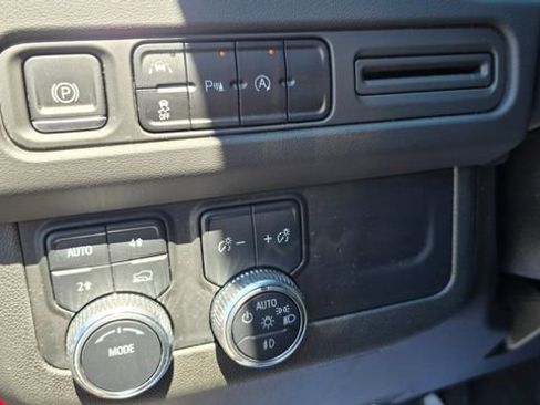 Used 2023 GMC Yukon SLT image 20