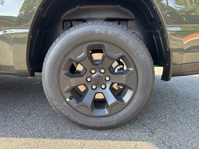 New 2026 RAM 1500 Express AWD/4WD image 18