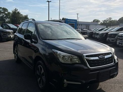 Used 2017 Subaru Forester 2.5i Limited AWD/4WD image 2