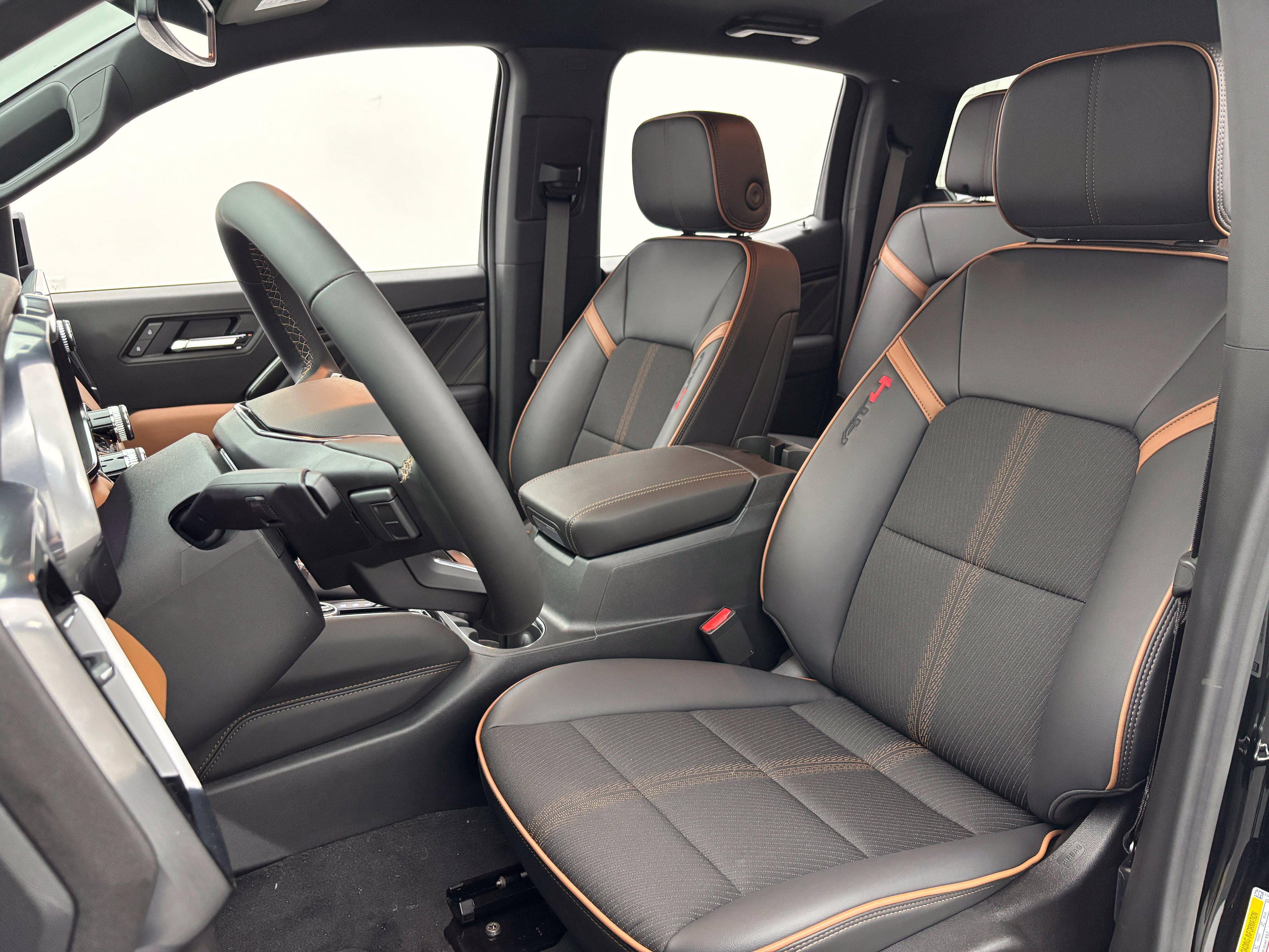 New 2026 GMC Canyon AT4 w/ Nightfall Essentials Package AWD/4WD image 17