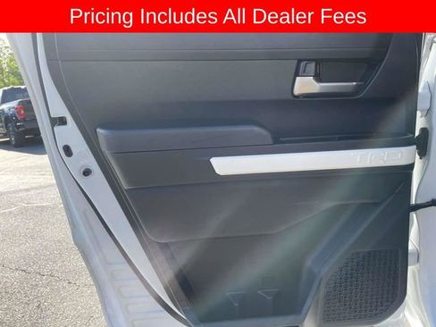 Used 2024 Toyota Tacoma TRD Off-Road AWD/4WD image 15