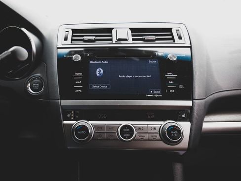 Used 2017 Subaru Outback 2.5i Touring AWD/4WD image 21