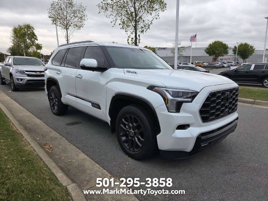 Used 2024 Toyota Sequoia Platinum AWD/4WD image 3
