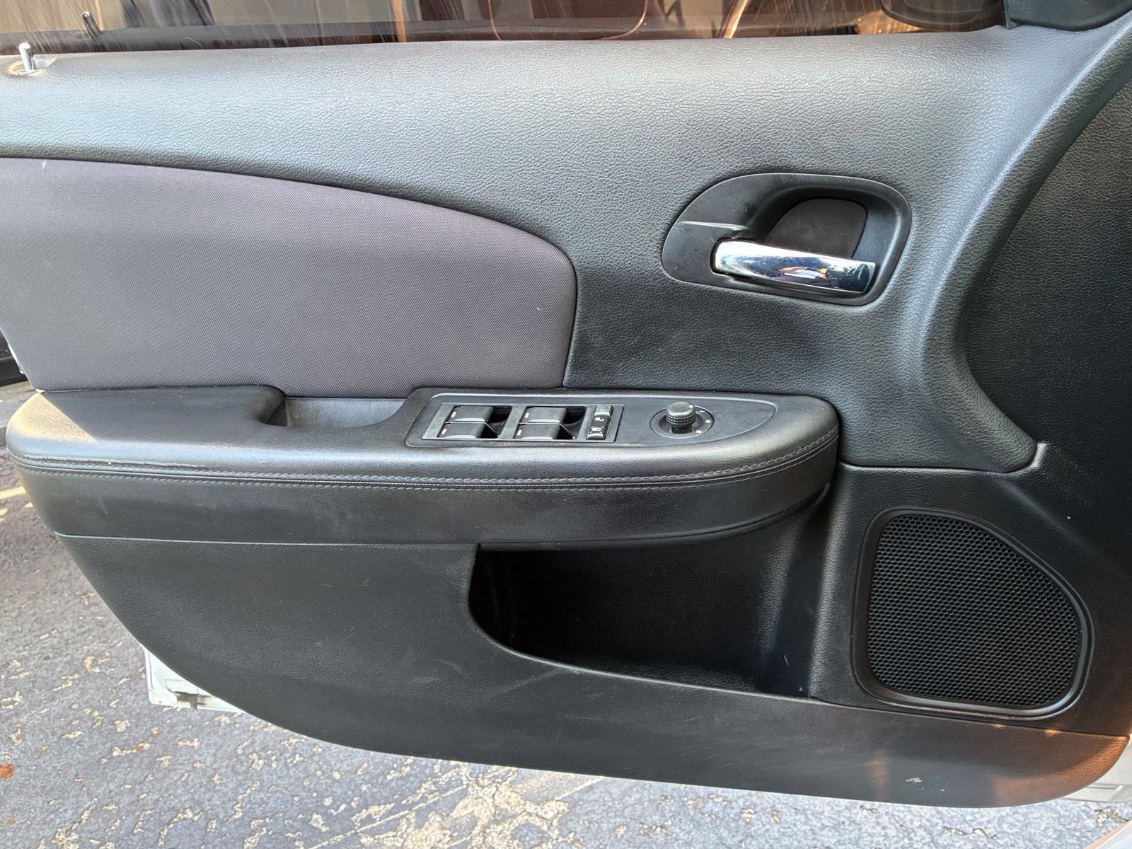Used 2013 Chrysler 200 Touring FWD image 10