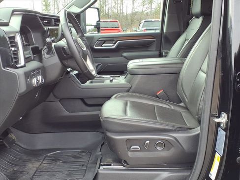 Used 2025 GMC Sierra 3500 Denali w/ Denali Reserve Package image 15