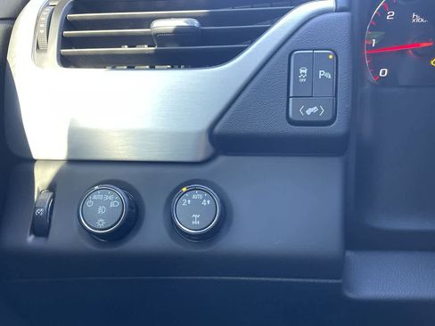 Used 2016 GMC Yukon SLE w/ Convenience Package image 29