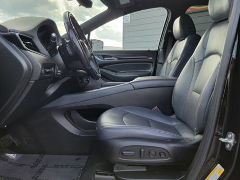 Used 2022 Buick Enclave Premium image 18