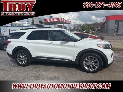 Used 2020 Ford Explorer XLT w/ Equipment Group 202A image 2