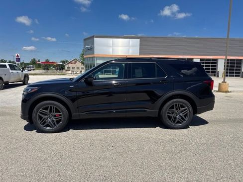 New 2026 Ford Explorer ST-Line w/ ST-Line Street Pack AWD/4WD image 6