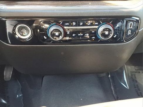 Used 2024 Chevrolet Silverado 1500 LT AWD/4WD image 20