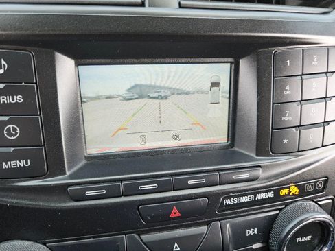 Used 2017 Ford Explorer XLT image 19