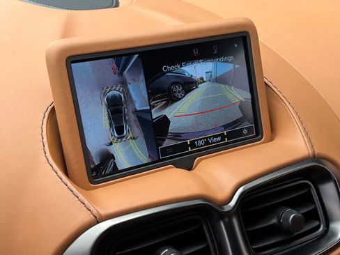 Used 2023 Aston Martin V8 Vantage Roadster RWD image 26