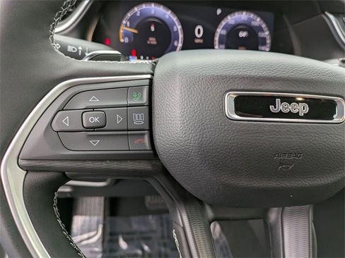 New 2025 Jeep Grand Cherokee L Laredo w/ Luxury Tech Group I image 16