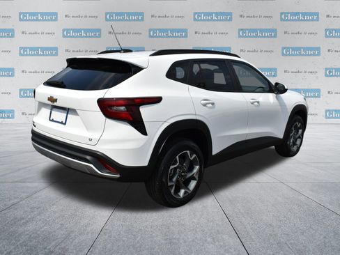 Used 2025 Chevrolet Trax LT image 6