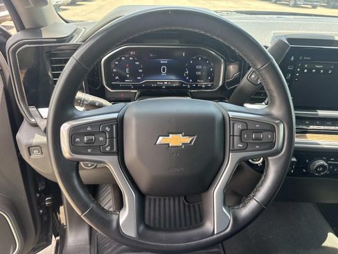 Used 2025 Chevrolet Silverado 1500 LT RWD image 22