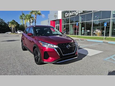 Used 2021 Nissan Kicks SV FWD image 19