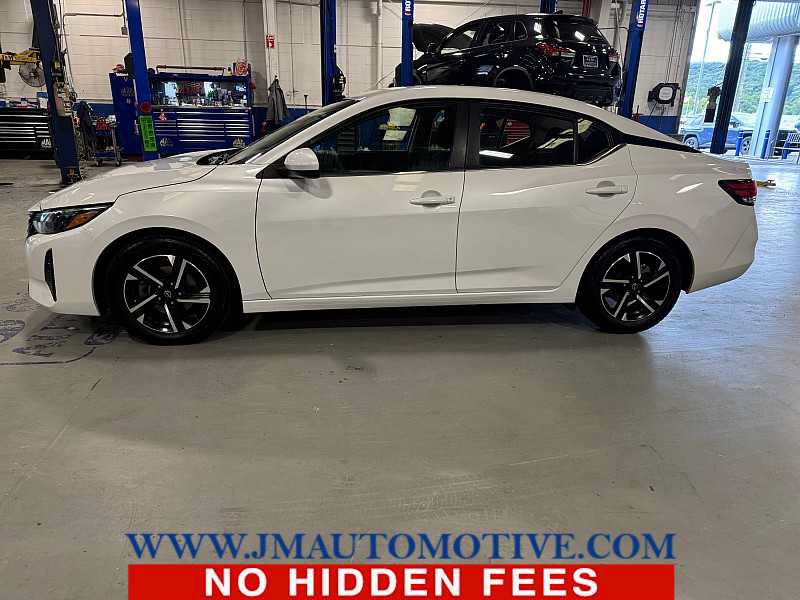 Used 2024 Nissan Sentra SV FWD image 2