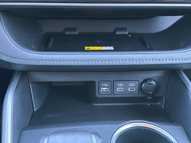 Used 2023 Toyota Highlander XLE AWD/4WD image 23