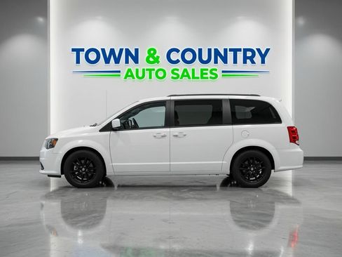 Used 2019 Dodge Grand Caravan GT FWD image 2