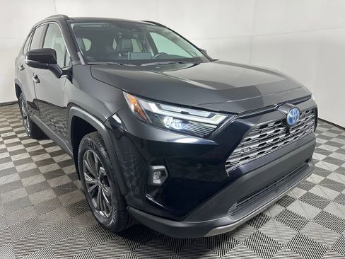 Used 2022 Toyota RAV4 Limited image 7