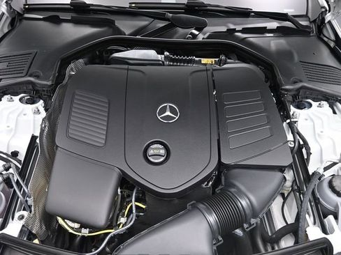 Used 2025 Mercedes-Benz C 300 Sedan image 32
