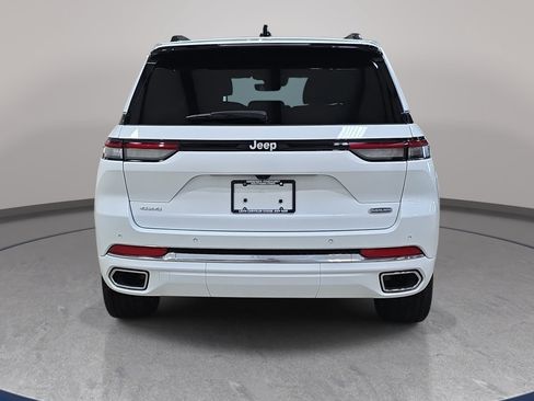 Used 2025 Jeep Grand Cherokee Overland w/ Trailer Tow Package AWD/4WD image 7