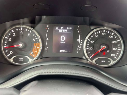 Used 2023 Jeep Renegade Latitude image 21