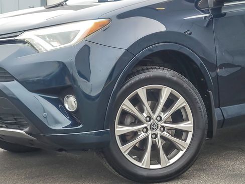 Used 2017 Toyota RAV4 Platinum image 3