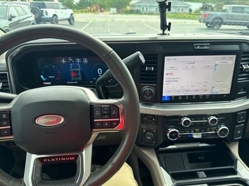 Used 2025 Ford F450 Platinum w/ Platinum Plus Package AWD/4WD image 17
