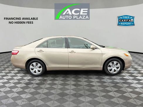 Used 2009 Toyota Camry LE image 4