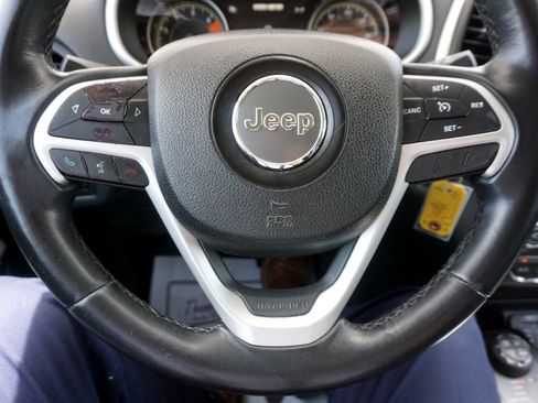 Used 2016 Jeep Cherokee Trailhawk image 17