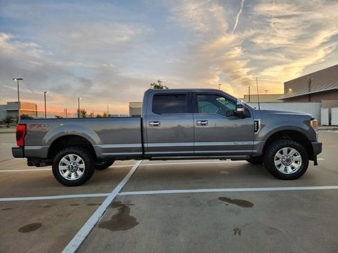 Used 2021 Ford F350 Platinum image 4