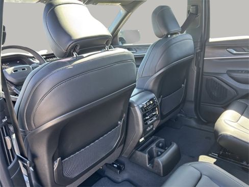 New 2025 Jeep Grand Cherokee L Limited image 19