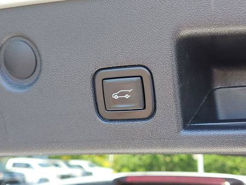Used 2020 Chevrolet Equinox Premier AWD/4WD image 34