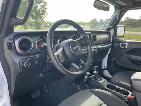 Used 2023 Jeep Wrangler Unlimited Sport AWD/4WD image 13