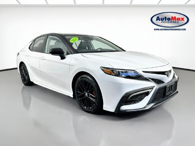 Used 2024 Toyota Camry SE w/ Cold Weather Package AWD/4WD image 1