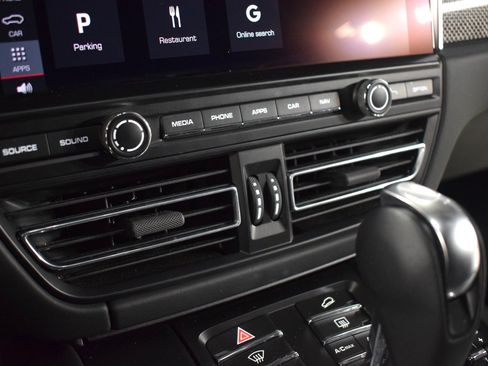 Used 2021 Porsche Macan GTS image 32