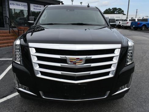 Used 2019 Cadillac Escalade Premium Luxury RWD image 3