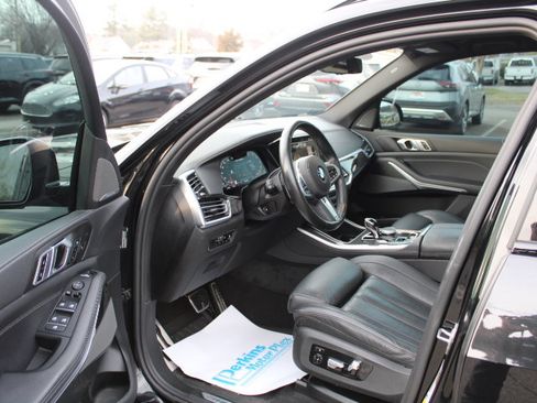 Used 2022 BMW X5 M50i AWD/4WD image 3