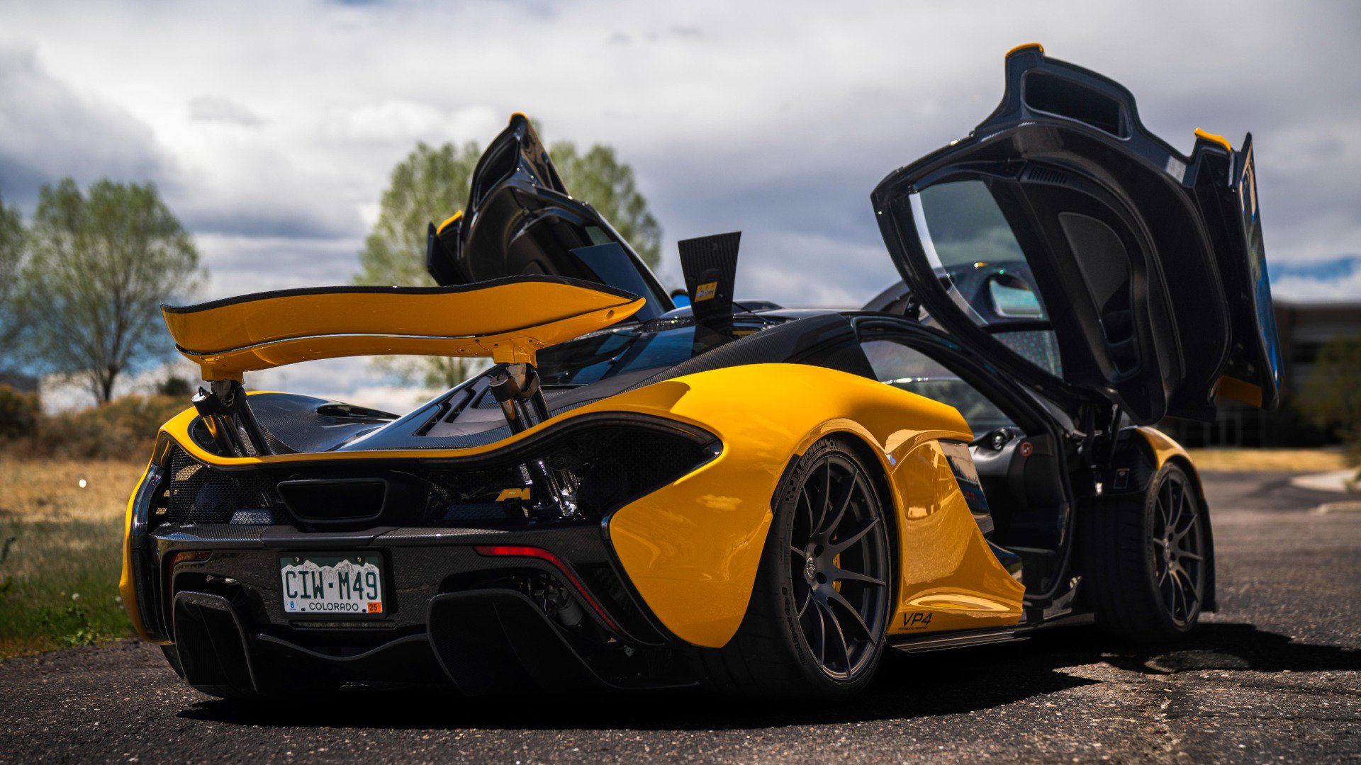 Used 2013 McLaren P1 RWD image 4